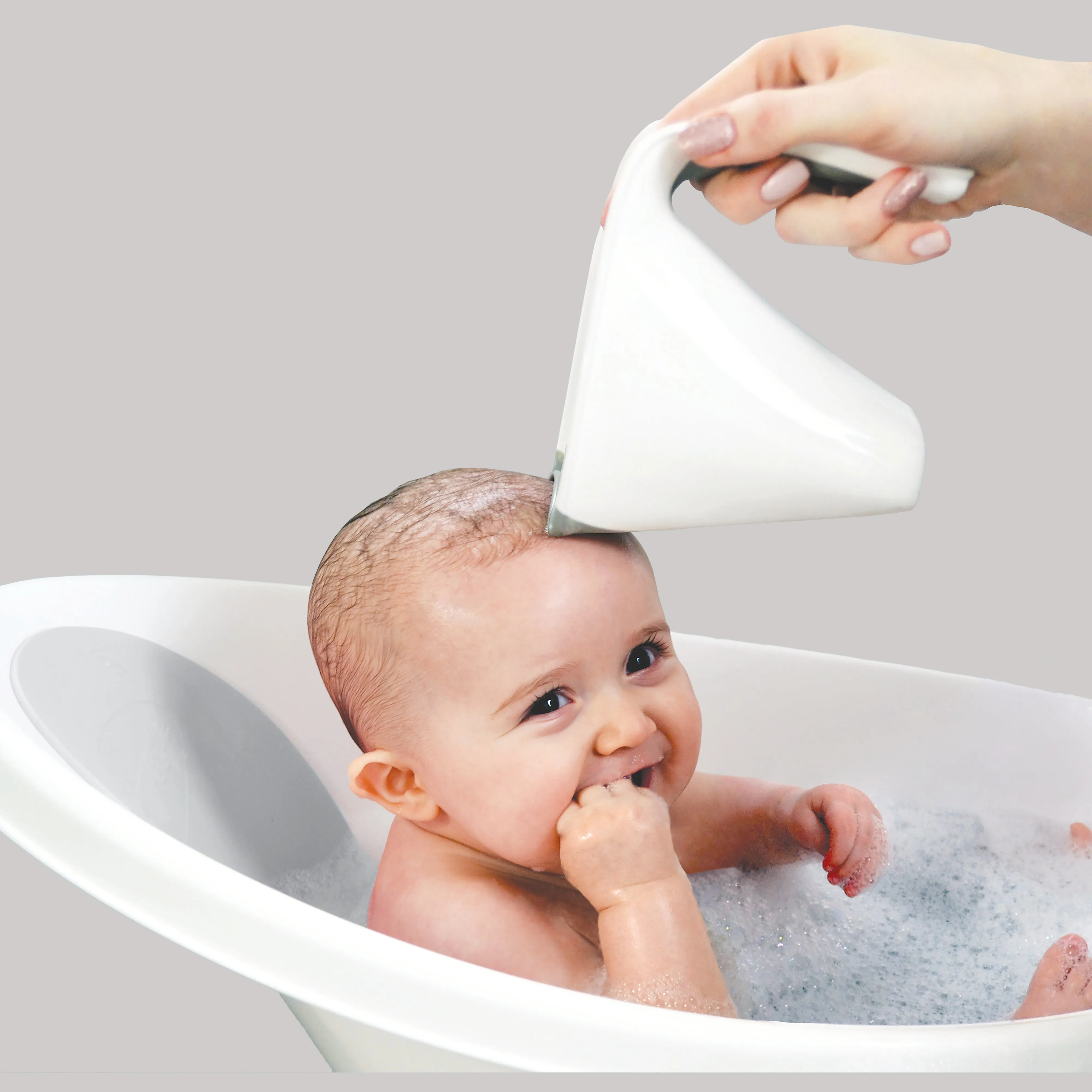 Shnuggle Baby Bath Rinsing Jug