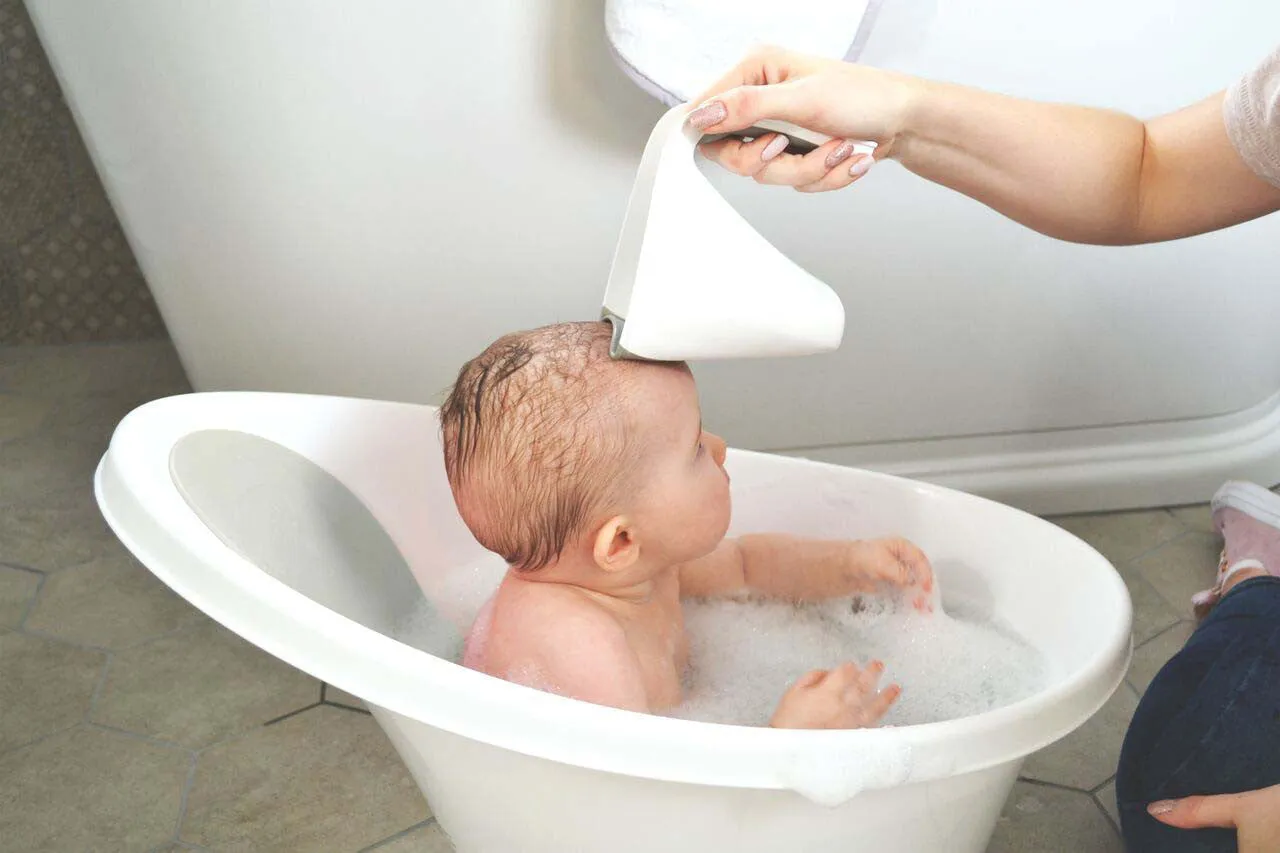 Shnuggle Baby Bath Rinsing Jug